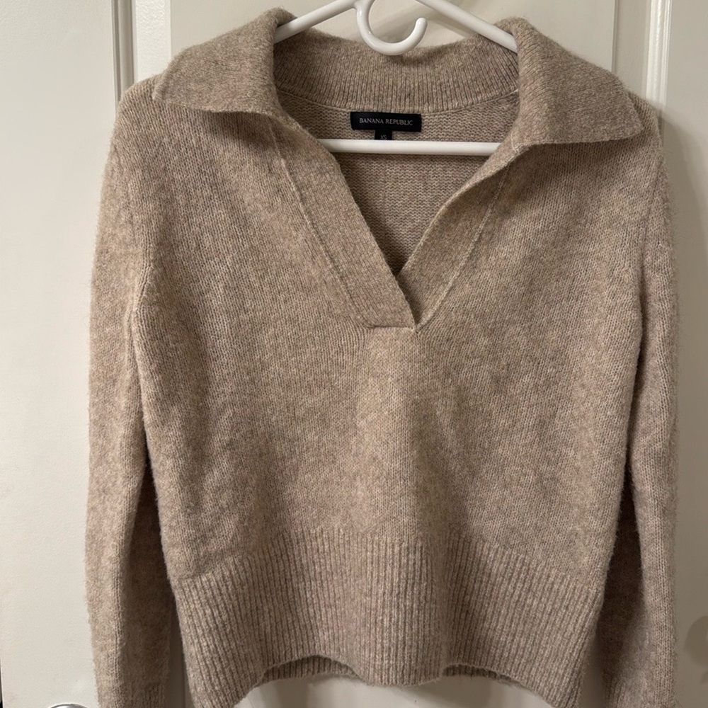 Banana Republic Light Tan V-neck Sweater